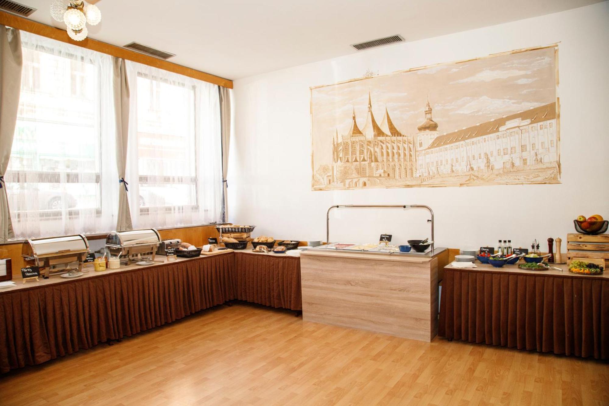 Lh Hotel Medinek Old Town كوتنا هورا المظهر الخارجي الصورة
