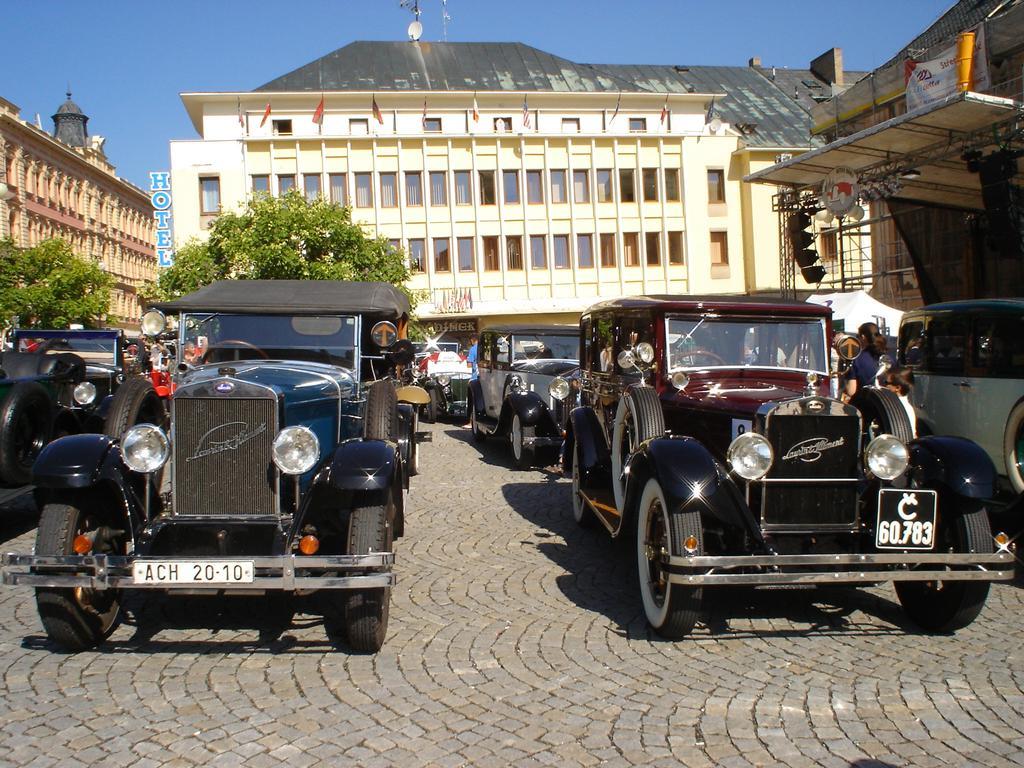 Lh Hotel Medinek Old Town كوتنا هورا المظهر الخارجي الصورة