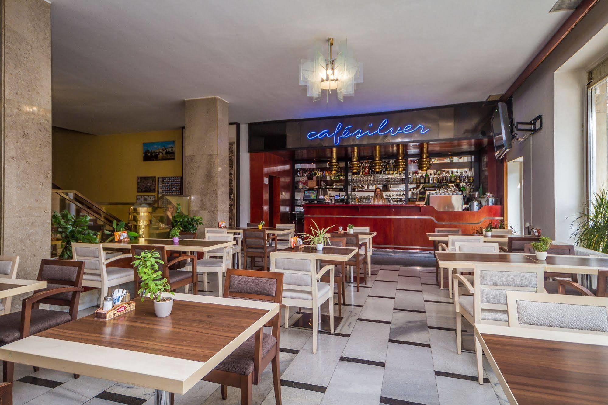 Lh Hotel Medinek Old Town كوتنا هورا المظهر الخارجي الصورة