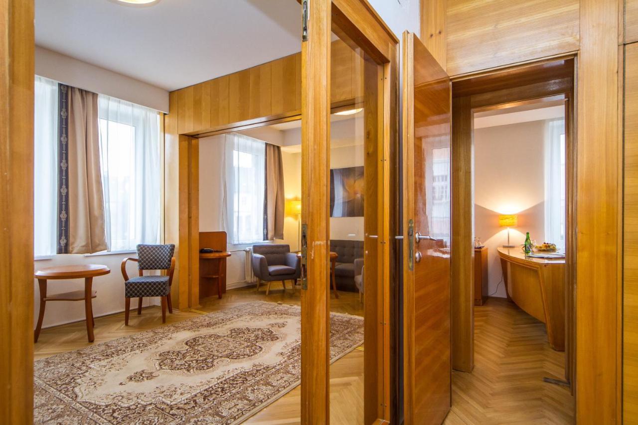 Lh Hotel Medinek Old Town كوتنا هورا المظهر الخارجي الصورة